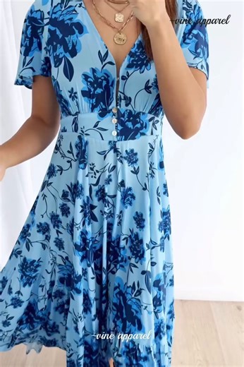 The Parker Dress is so beautiful, seriously so beautiful on! A lovely length, functional buttons and best of all, elastic at the back so not only does it look good, it really does feel beautiful on x x Shop HERE: vineapparel.com/products/parker-dress-light-blue-floral Kym wears an 8 and is 175cm, Ash wears a 14 and is 170cm x | Vine Apparel