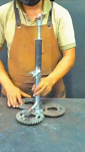 Memanfaatkan ger bekas bisa untuk melepas shockbreaker #tips #bengkelmotor #modifikasi #otomotif | Carlos Machine22