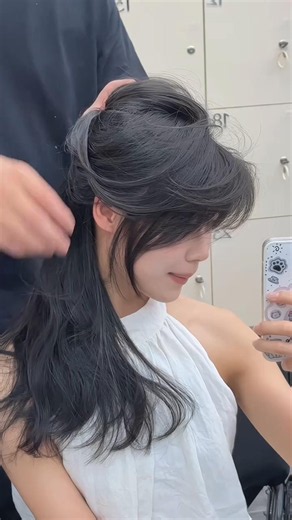How to Cut & Style Side Bangs! 💇‍♀️✨ #shorts #trending #viral #hairhacks #salonstyle #glowup #beauty