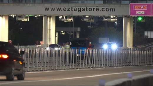 Teen walking along Sam Houston Tollway struck and killed late Sunday