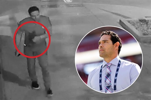 Former Jets QB Mark Sanchez Stumbles Bleeding After Getting Stabbed