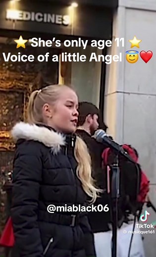 @Mia Black sings on the streets of Dublin Ireland 🥰 Beautiful cover of Shallow - Lady Gaga - Bradley Cooper from the movie ‘A Star Is Born’ #cover #music #streetmusic #piano #shallow #ladygaga #bradleycooper #astarisborn #ireland #musicque161offical
