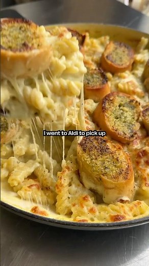 Cheesy Garlic Bread Pasta – The Ultimate Comfort Food! 🧄🧀🍝 | 30-Min Aldi Mob Recipe #garlicpasta