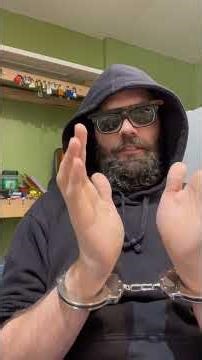 (350) Handcuff Escape with Sunglasses #locksport #shacklemen #handcuffs #escape