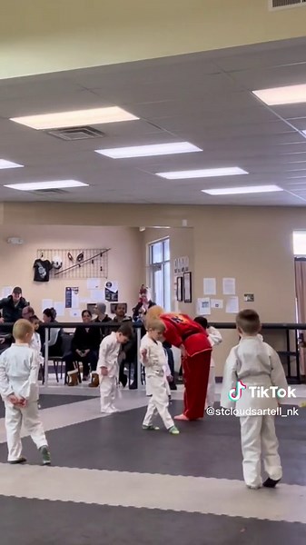 Replying to @gaben7270 White belt class at National Karate🥋#nationalkarate #SeeHerGreatness #karateschool #foryou #NKSchools #fyp #viral #martialarts #karate #trending #whitebelt