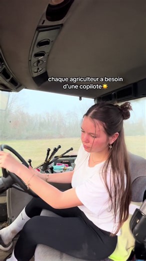 Chaque Agriculteur a Besoin d’une Copilote en Été