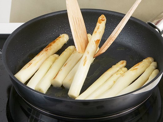 Spargel braten - so einfach geht's