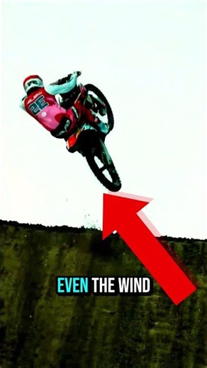 🚀 Best cycling sprint video of 2024 ALREADY!? #homeofolympics #cycling #roadcycling #sprinter