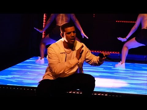 Drake Brings His Best Dance Moves For "One Dance" & "Hype" SNL Performances