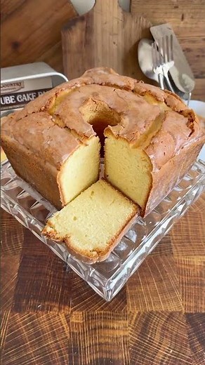 Mile High Powdered Sugar Pound Cake in the Old Country Kitchenware Square Tube Pan