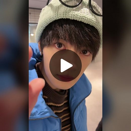 トヨナガタクトのパフォーマンスと活動について