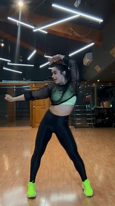 La bailas conmigo ? 🥵 ame esta coreo de TAKA TAKTA - zeta y Melanie / zumba zin 🔥 | Fitness con Karina Tarazon