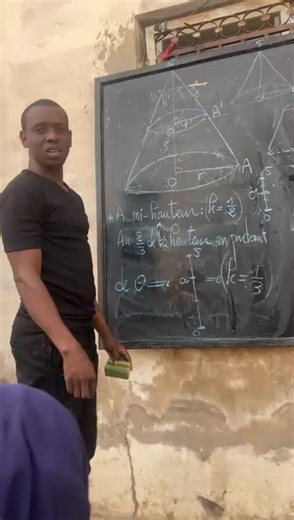 Calcul de volume : Ciné, section et tronc maths Sénégal en 3EME