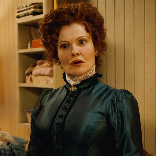 Hetty took a liking to the rocking washing machine. - Ghosts S2E02 #shorts #fyp #viral #movie