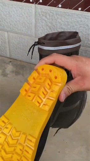 High-Calf Waterproof Rubber Boots: Practical Display & Water Test