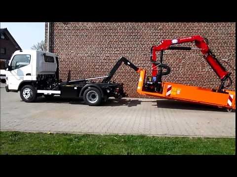 Abrollvorgang Fuso Canter City-Abrollkipper
