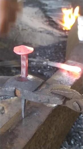The Art of Forging: Crafting a Nail from Scratch #satisfying #uk #usa