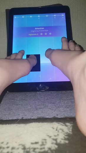 Magic Piano Tiles 2 Gameplay: Foot Interaction