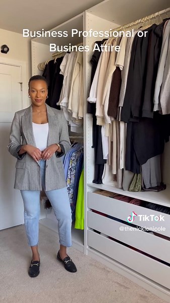 DOS AND DON’TS OF THE MOST COMMON BUSINESS DRESS CODES