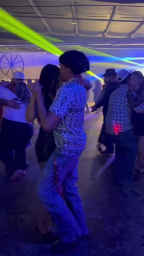 2 Stepping Dance Moves