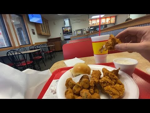 Chicken Express spicy 🌶 chicken 🍗 tenders with Fried okra and cream gravy and a Roll 😋 POV