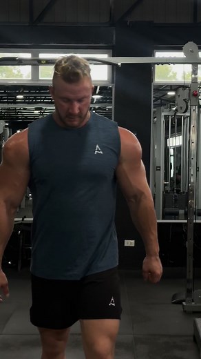  GYMFIT: STRENGTH IN EVERY MOVE  Styrka handlar inte bara om muskler. Det handlar om disciplin. Fokus. Och viljan att aldrig ge upp. Ironfit representerar mer än kläder – det är ett mindset. Byggt för dem som pressar gränser, svettas mer och aldrig viker sig för motstånd. | Gymfit Sverige | Facebook