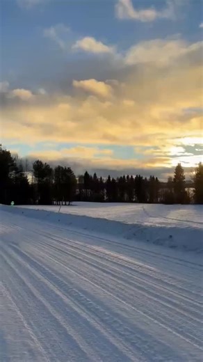 Simon Nygren on Instagram: "Länge sen de snöa nu😅 ingen bra vinter hittills. #minvaltra #snö #2026 #trafikverket @stms_media @maskinkanalen @hardworkingmachines @traktorpower @aebi_schmidt_tellefsdal @valtrasverige @drivex_ab"
