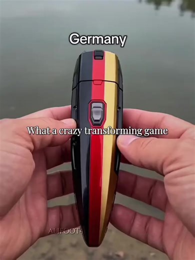 ‏Robot game transforming boats 🛥️🤯🔥 #transformer