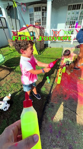Lucas learning the J’ouvert vibes from young… like his father 🤣 pretty mas, he can learn later from his mum 🇹🇹 young or old everyone should try J’ouvert in Trinidad and Tobago during carnival at least once