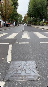 143K views · 10K reactions |  Visit the Abbey Road Studios shop - London  Visita a loja dos estúdios de Abbey Road  Visita la tienda de los estudios Abbey Road #guiaemliverpool #beatlestour #thebeatles #liverpool #beatleguide #guiabrasileiro #guiaturístico #beatlesstory #london #londres #guiabrasileiroemlondres #guiaemlondres #abbeyroad #abbeyroadstudios | The Beatles - Fans Across The Universe | Facebook