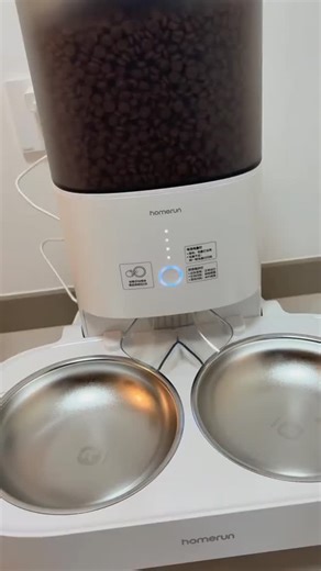 @petvora_ on Instagram: "Automatic feeder — got it! ✨ Finally went with the Horman model, and here’s why 👇 The entire food channel can be fully disassembled and cleaned in the dishwasher — no hygiene blind spots at all! Plus, it looks super sleek and stylish on the counter 😍 Some say the food container uses ABS plastic instead of PP, but after comparing reviews from other brands, this one still feels like the best choice for my cat 🐱💖 #AutomaticFeeder #PetFeeder #CatFeeder #SmartPetFeeder #C