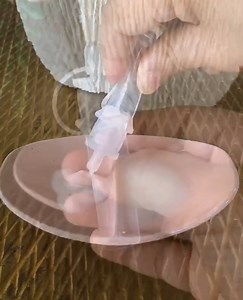 Watch How to Harvest Colostrum with the Haakaa Silicone Collector on Amazon Live