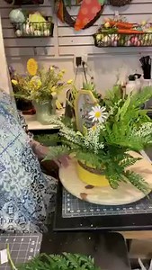 3-17 Design 2 🐝🐝 Bees and Daises 🐝🐝 | Dor Designs