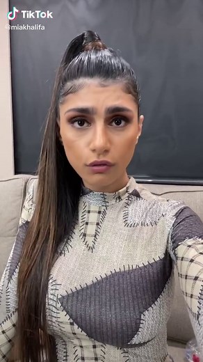 Glo down 😭 STREAM BUILD A BISH FOR CLEAR SKIN AND FREE PALESTINE FOR SHINY HAIR