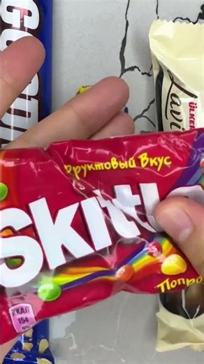 ASMR Unwrapping Snickers Bar 🍫 | Relaxing Crunch Sounds. #asmr #chocolate #satisfying #candy