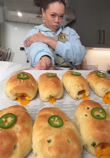 This one’s for my Texans IYKYK #kolaches #klobasnek dc: @Xander Pendley
