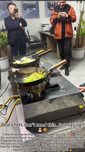Hands-Free Wok Tossing: Automatic Stir-Fry Magic! 🔥🍳