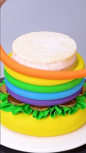 Creative Giant Burger Cake Decorating Tutorial 🎂 #BakingIdeas #DessertLovers #Satisfying #Shorts