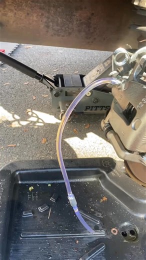 Say goodbye to the hassle of brake fluid maintenance with our Brake Bleeder Hose! Whether you're a professional mechanic or just a DIY enthusiast, this tool will make bleeding your brakes quicker, cleaner, and easier than ever. 🚗💨 | Dreamofup