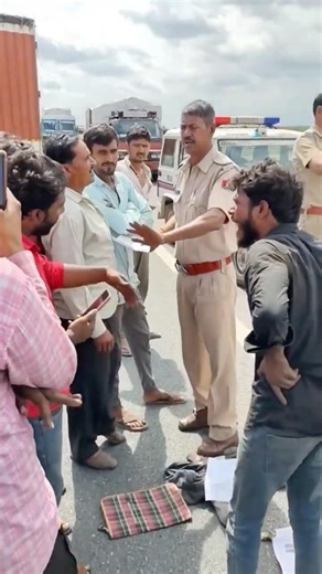 ट्रक ड्राइवर ने किसी की नहीं सुनी चक्का जाम truck driver ne chkkaa jaam #truckesvlogs #truckdriver