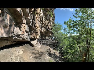 Castle Rock Trail Hike 🥾 Best View from the base of Cliffs at The New River Gorge National Park