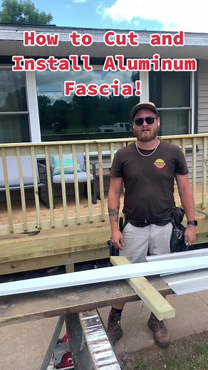 How to Cut and Install Alumnimun Fascia! #sunshineservices #construction #fyp #tutorial #homeimprovement #millwaukeetools #c4energy #diy #outdoorproject #fascia #tinsnips #doityourself