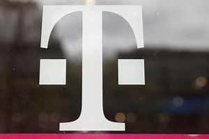 Verizon erwirkt einstweilige Verfügung gegen T-Mobile-Werbekampagne wegen irreführender Sparversprechen