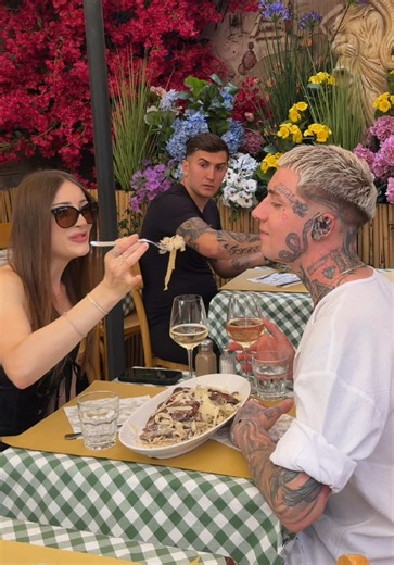 Arriva l’aeroplanino 🤣 📍Largo Corrado Ricci, 37A, 00184 Roma RM 📞 3454497922 🎥 @stassuccess @Klaudio Mema @Karla #dovemangiarearoma #ristoranteroma #ristorante #humor #viral