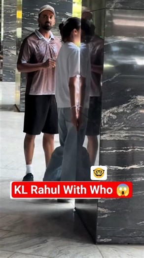 KL Rahul Quickly RUNS Away From Paps With Wife Athiya Shetty 😱😅
