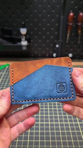 Of Bark & Bloom Leather Co. on Instagram: "ASMR leathercraft, watch the full process of making The Nook, my new minimalist wallet PDF pattern 🧵 Experience the full tactile and auditory process of crafting a hand-stitched, minimalist leather wallet. Simple enough to try, yet rewarding to complete, a clean and practical wallet for your next leathercraft project. 🎧 Turn up the sound 🪡 Available now : 70% off for 24 hours 🔗 Link in bio #asmrleather #asmrcrafting #leathercraft #leatherworking #wa