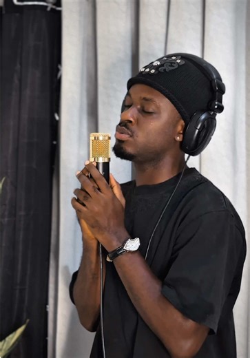 How OMAH LAY (@ANGEL🕊️ ) recorded this song 😁 #omahlay #clarityofmind