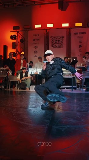 stanceelements on Instagram: "BBoy Gawblin footworks are so explosive it looks like powermoves 🤯 @gawblinrvs 📍 @styleonejam 🎤 @taid1one @heogyeonggu @uglyduck062 💿 @jada23 @nuwandarea @det.sright @zesty_fresh_"