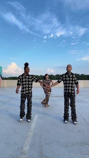 New Song - HOW U DO THAT by lovelymimi ft Stretch | Dancers: @Erik Hopkins @beyoncé