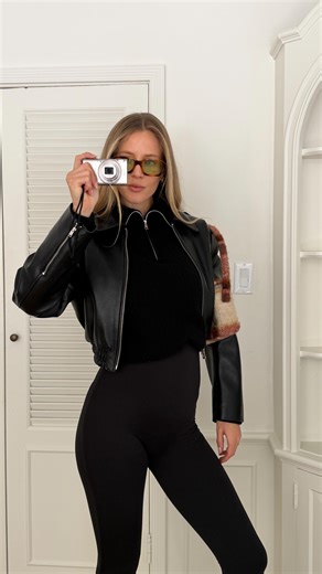 Bumpfit of the day 🖤📸 Onesie @bumpsuit Zip up sweater @alo Jacket @thefrankieshop Boots @wandler Bag @aninebingofficial | Tasha franken